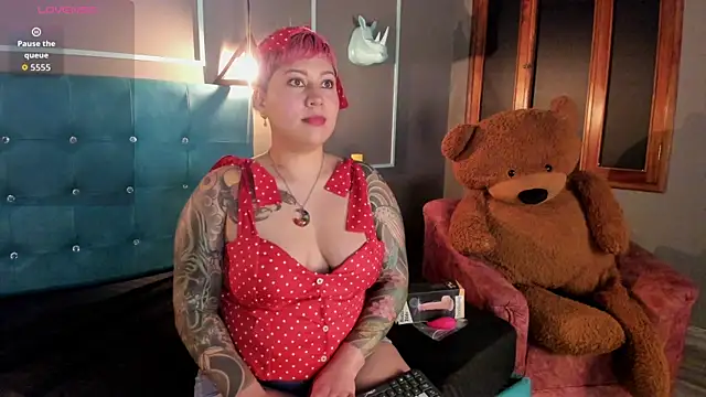 Anna surrender pinup online show from April 22, 2026, 10:33 pm