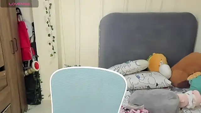 Snapshot of Felixzyn chatting on June 7, 2026, 7:06 pm Felixzyn online show from June 7, 2026, 7:06 pm