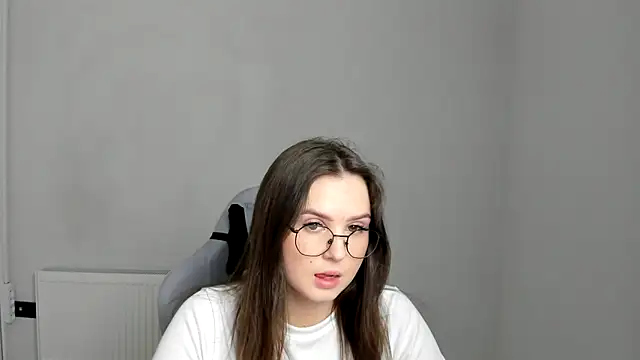 Regina cute  online show from May 6, 2026, 11:26 am