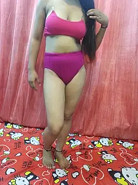 Snapshot of CuteHaseena chatting on June 15, 2026, 7:54 am CuteHaseena online show from June 15, 2026, 7:54 am