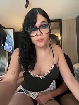 MrJ Victoria online show from April 23, 2026, 6:43 pm