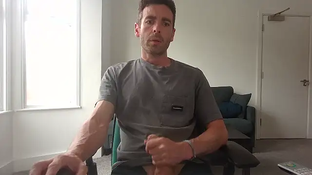 Snapshot of frenchbdmaninlondon chatting on July 21, 2026, 1:57 pm frenchbdmaninlondon online show from July 21, 2026, 1:57 pm