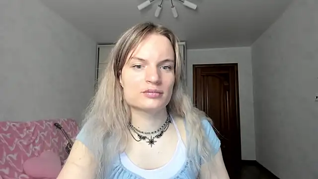 Snapshot of milliKira006 chatting on May 12, 2026, 4:20 am milliKira006 online show from May 12, 2026, 4:20 am