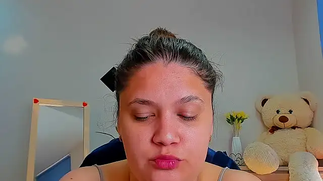 Snapshot of Rorria chatting on May 26, 2026, 7:15 am Rorria online show from May 26, 2026, 7:15 am