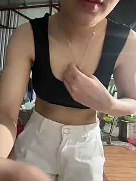 Yumiara online show from April 22, 2026, 4:08 pm