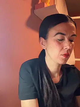 dulceflor25 online show from April 25, 2026, 2:03 pm