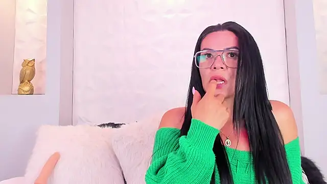 DannaPerea online show from April 21, 2026, 2:51 am