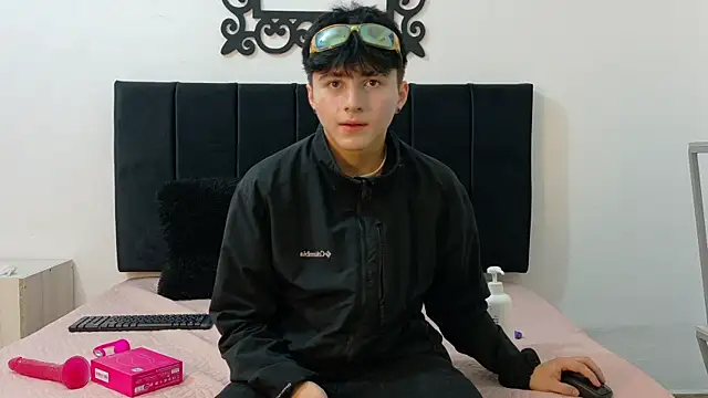 LunayDream online show from June 6, 2026, 11:59 am