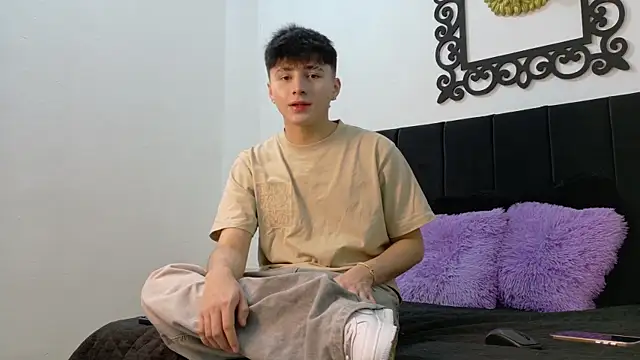 Snapshot of LunayDream chatting on July 24, 2026, 11:19 am LunayDream online show from July 24, 2026, 11:19 am