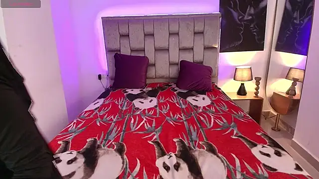 dara lux online show from April 22, 2026, 4:37 am