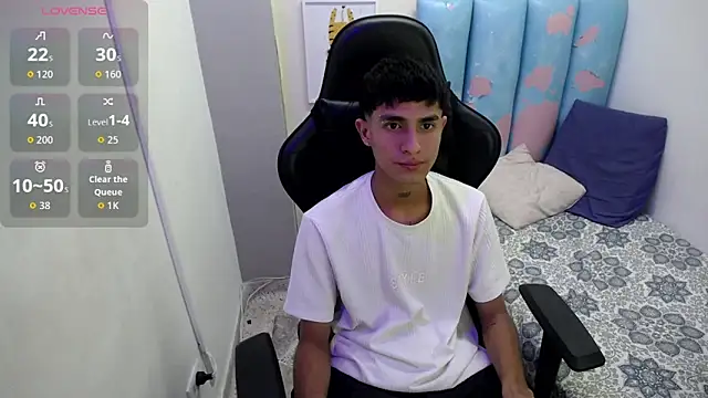 AAA WHITE online show from April 23, 2026, 4:35 am