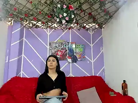 Snapshot of DAHNE_HOT_ chatting on July 21, 2026, 7:16 pm DAHNE HOT online show from July 21, 2026, 7:16 pm