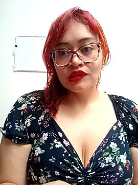 Snapshot of Amaranta-Luque chatting on April 22, 2026, 8:10 pm Amaranta-Luque online show from April 22, 2026, 8:10 pm