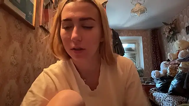 MandyVandy online show from April 26, 2026, 4:10 am