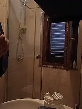 Snapshot of alieno_napoletano chatting on June 8, 2026, 9:09 am alieno napoletano online show from June 8, 2026, 9:09 am