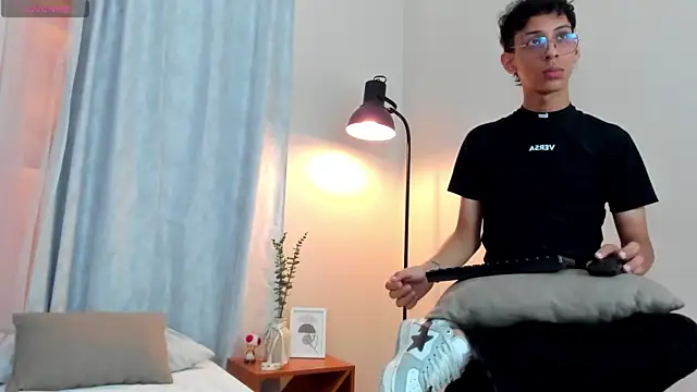 Snapshot of dax_blaze chatting on April 30, 2026, 1:06 pm dax blaze online show from April 30, 2026, 1:06 pm