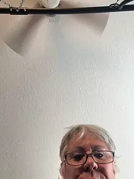 Snapshot of SilverRain_ chatting on May 10, 2026, 2:00 pm SilverRain online show from May 10, 2026, 2:00 pm