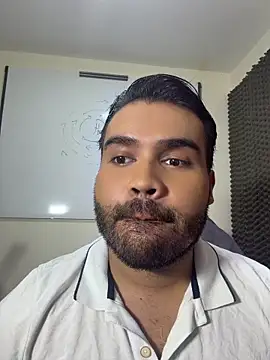 LucaLaurent online show from April 26, 2026, 9:34 pm