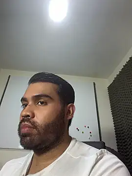 LucaLaurent online show from April 28, 2026, 3:55 am