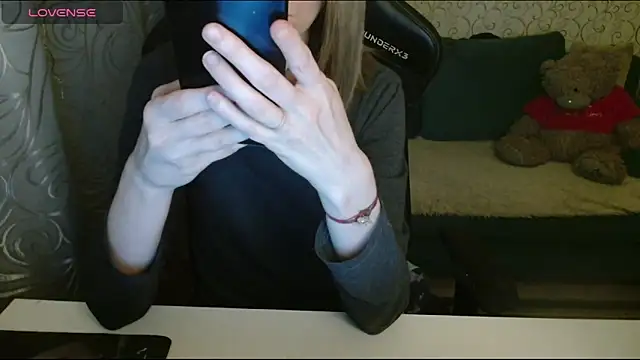  AlliceCullen  online show from April 25, 2026, 5:54 pm