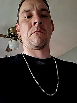 Snapshot of JGWntwrth86 chatting on April 21, 2026, 10:45 pm JGWntwrth86 online show from April 21, 2026, 10:45 pm