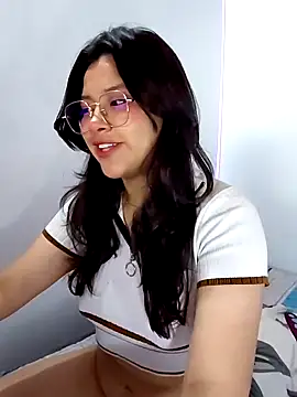 Snapshot of _Juno chatting on April 27, 2026, 1:20 pm Juno online show from April 27, 2026, 1:20 pm