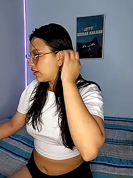 Snapshot of _Juno chatting on May 16, 2026, 12:59 pm Juno online show from May 16, 2026, 12:59 pm
