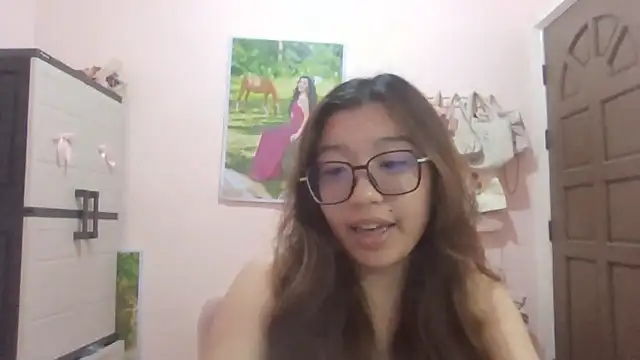 ShakiaChesbro online show from April 26, 2026, 10:13 am