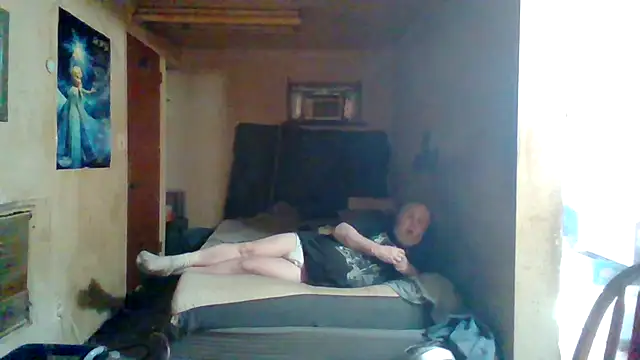 Nightshade1195 online show from June 10, 2026, 9:03 pm