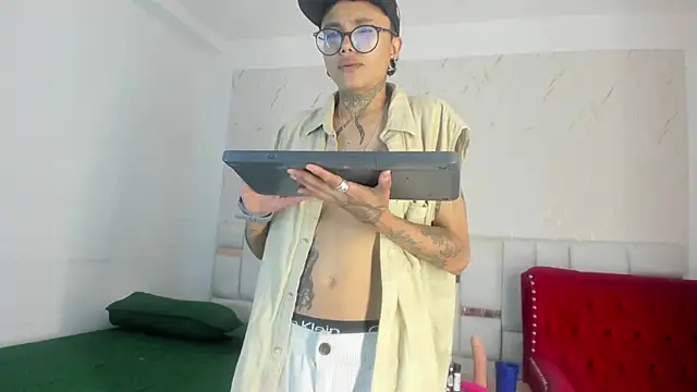 Snapshot of Antony_D_ossa chatting on May 14, 2026, 7:53 pm Antony D ossa online show from May 14, 2026, 7:53 pm