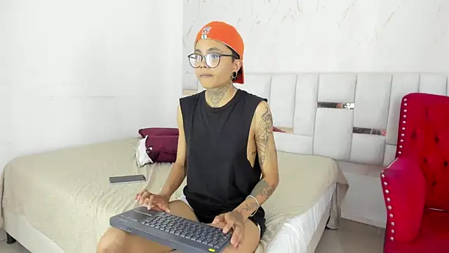 Snapshot of Antony_D_ossa chatting on May 19, 2026, 1:56 am Antony D ossa online show from May 19, 2026, 1:56 am