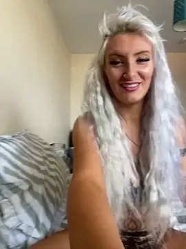 Livistreetxx online show from May 10, 2026, 10:42 am