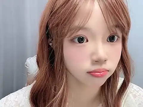 TwinXXyan online show from April 22, 2026, 2:58 am