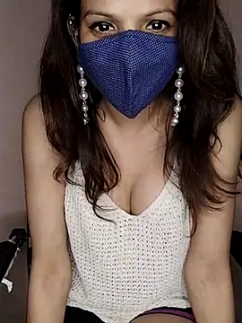 lovelyrosewifey online show from May 4, 2026, 11:17 am