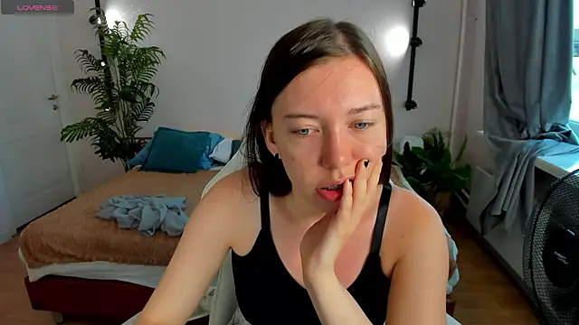 Sandra Ross online show from June 25, 2026, 12:32 am
