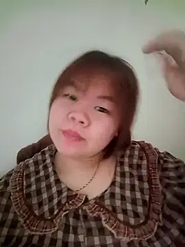 Truxcy1 online show from May 24, 2026, 1:43 am