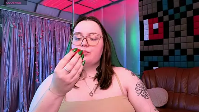 CatherineClaire online show from May 19, 2026, 4:35 pm