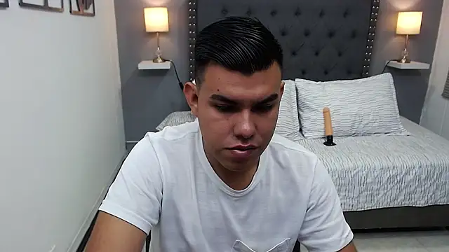 mathias thompson online show from April 22, 2026, 1:01 pm