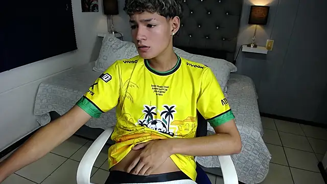 logan freed  online show from April 22, 2026, 1:23 pm