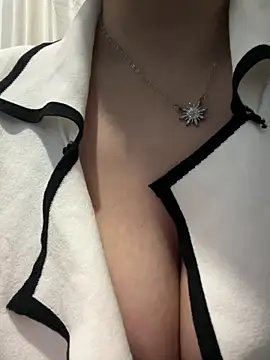 Laavinia online show from April 23, 2026, 10:34 pm