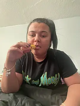 Snapshot of Laurenrose_x chatting on May 11, 2026, 3:29 pm Laurenrose x online show from May 11, 2026, 3:29 pm