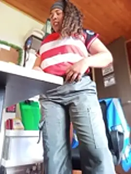 Ivon C online show from April 27, 2026, 1:31 pm