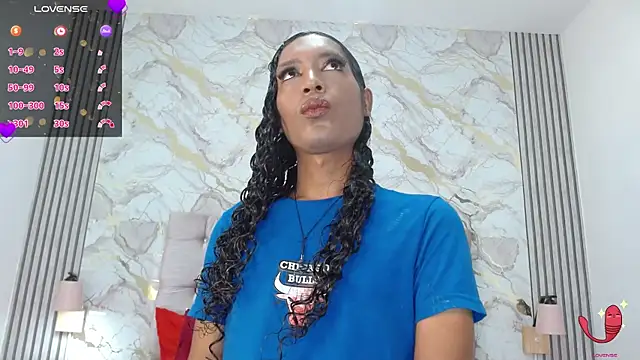 Snapshot of Mia_Hiills chatting on May 25, 2026, 12:33 pm Mia Hiills online show from May 25, 2026, 12:33 pm