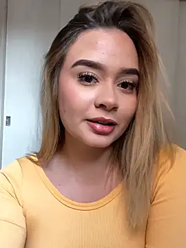 Sofia pamela  online show from April 25, 2026, 7:11 pm