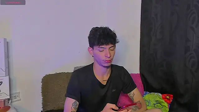  IanLark online show from July 14, 2026, 12:02 am