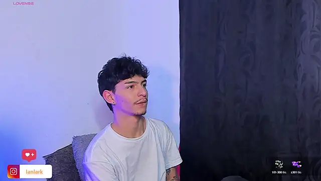  IanLark online show from July 30, 2026, 11:04 pm