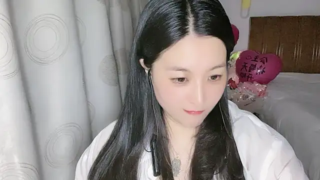 Snapshot of D-Misslu chatting on June 1, 2026, 12:51 pm D-Misslu online show from June 1, 2026, 12:51 pm