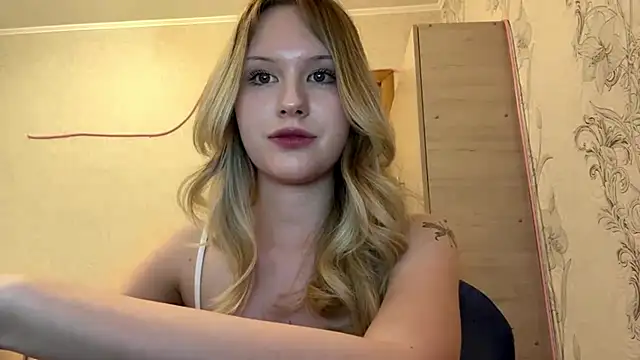 HoneyBlink online show from April 28, 2026, 2:11 pm