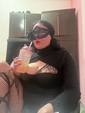 gattitta29 online show from May 11, 2026, 7:55 pm
