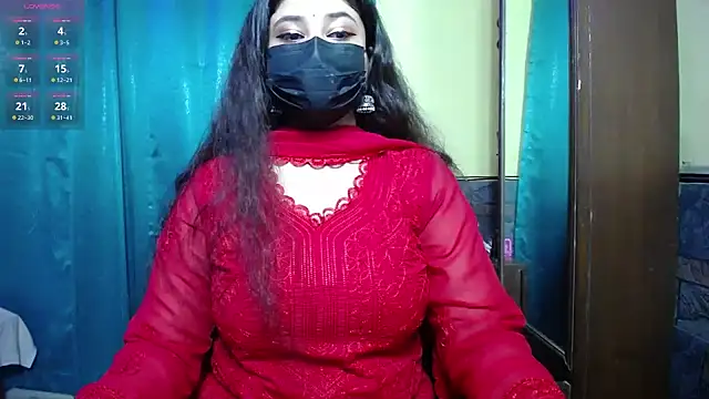 Snapshot of -Queenie chatting on July 24, 2026, 7:34 pm -Queenie online show from July 24, 2026, 7:34 pm
